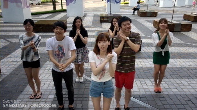 런던 올림픽을 위해 응원하는 스토리텔러들