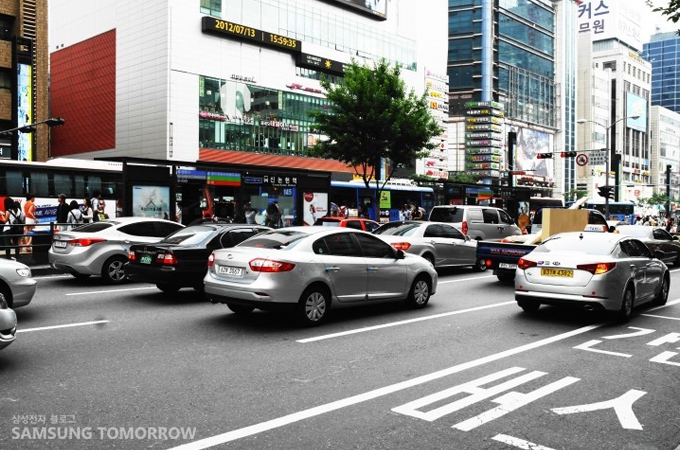 도로의 많은 차들