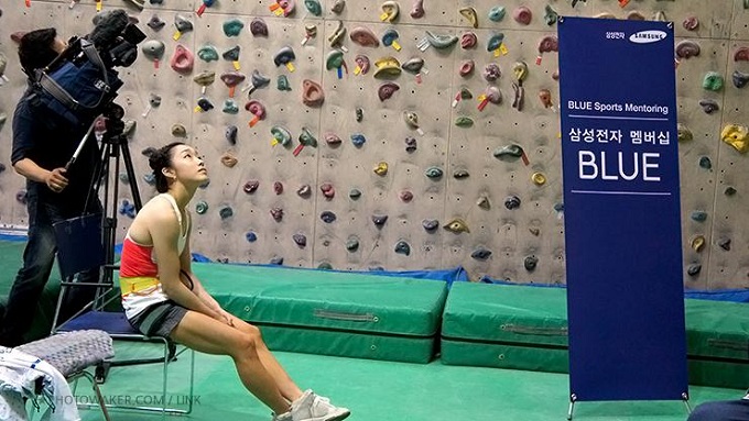  이런 참가자들의 움직임 하나하나를 모두 주시하는 김자인 선수