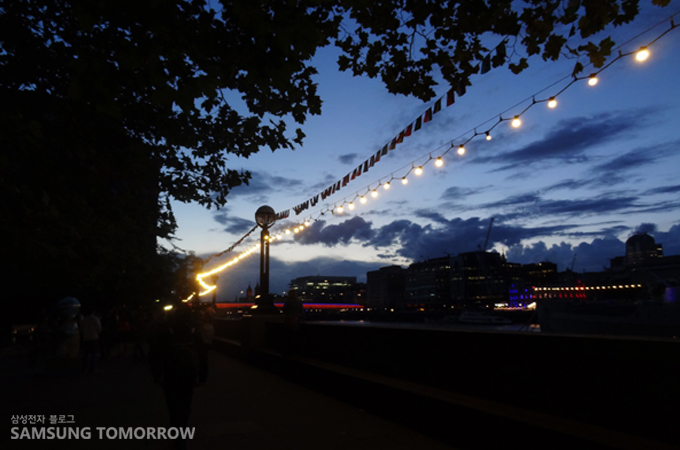 멀리보이는 런던 브릿지