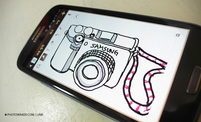 터치펜으로 그린 카메라 그림