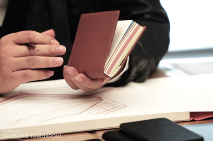 디자인을 하는 모슴