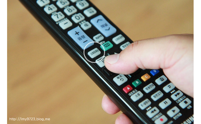 삼성 스마트 TV 리모콘 스마트허브버튼