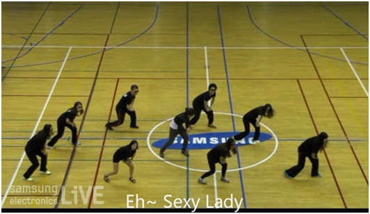 농구장에서 춤추는 삼성임직원들