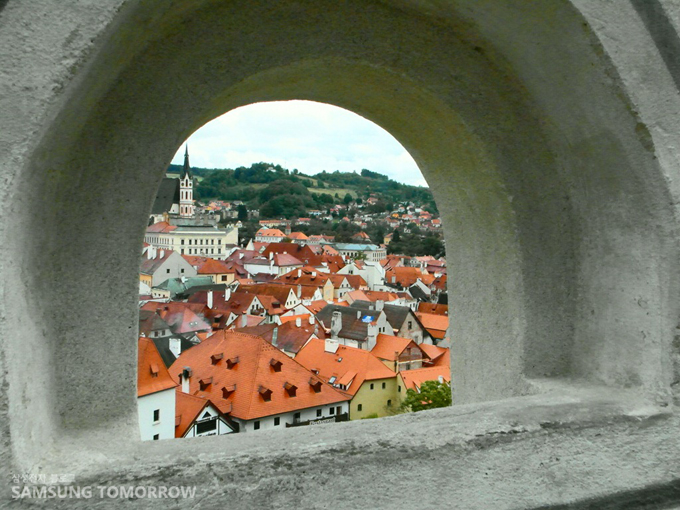 구멍으로 보이는 독일 마을