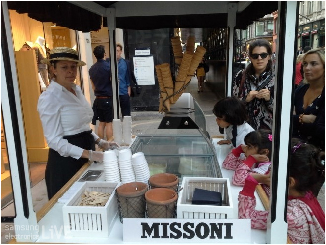 아이스크림을 기다리는 아이들