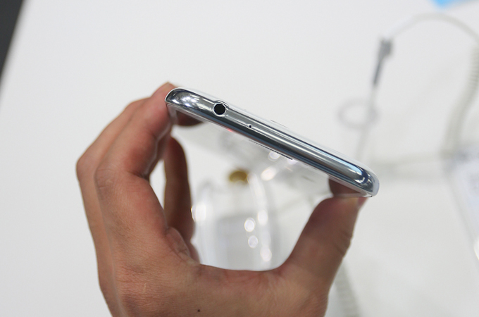 갤럭시 노트Ⅱ 상단