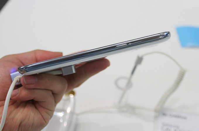 갤럭시 노트Ⅱ 측면