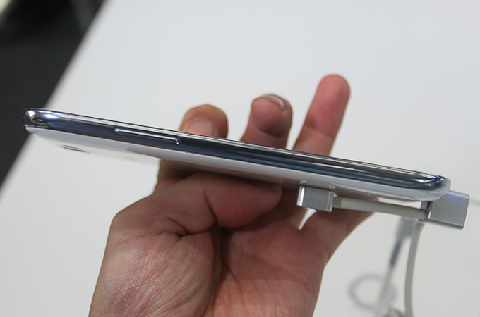 갤럭시 노트Ⅱ 측면