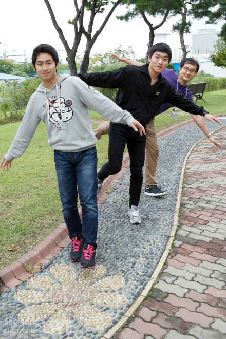 이영훈, 권재현, 허전회 사원