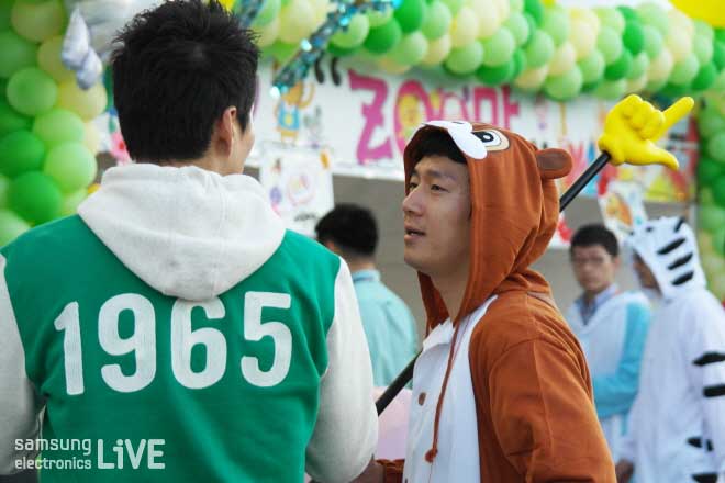 햄스터 옷을 입은 남자