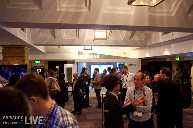 체험존에 참석한 많은 사람들의 모습