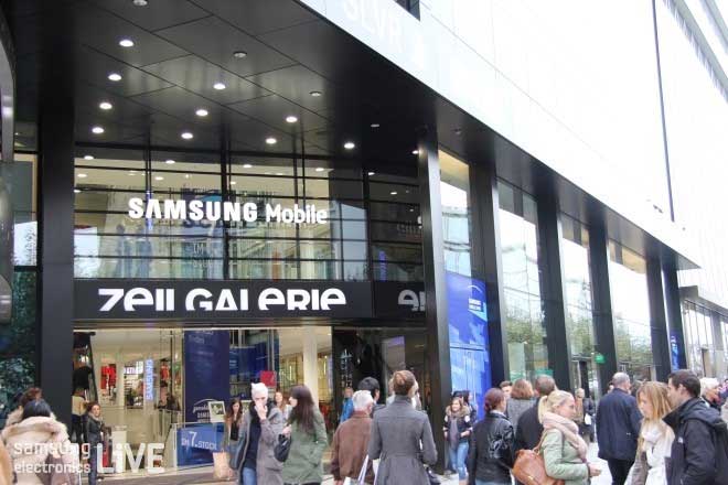 ZEIL 거리 쇼핑센터의 삼성모바일 스토어