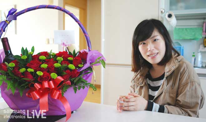 장미바구니 옆의 신혜원