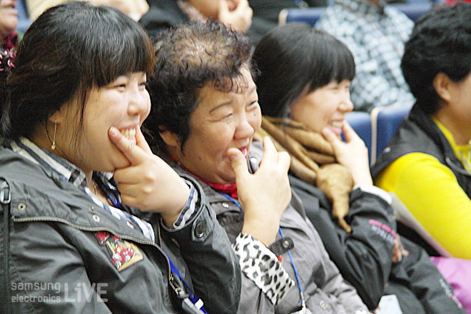 즐거워 하시는 부모님