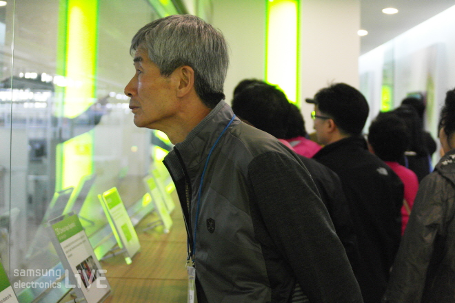 라인 투어 중인 부모님