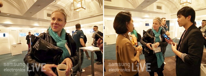 인터뷰하는 Margaret Ann