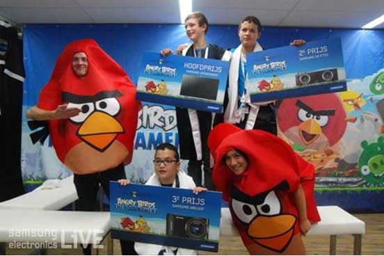 앵그리 버드와 참가자들