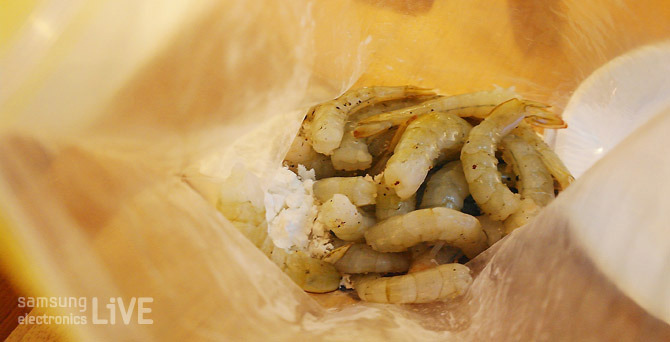 비닐봉투에 담긴 새우