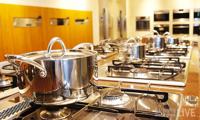 삼성솔루션전시장의 빌트인되어있는 가스레인지