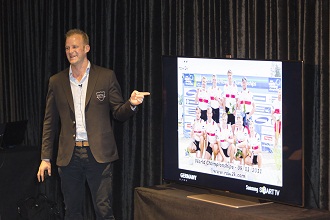 삼성 TV를 소개하는 사람