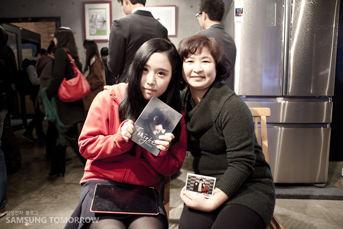 류유정(19), 고민서(47)