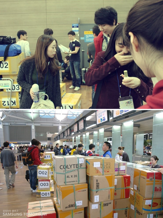 쌓여있는 박스들