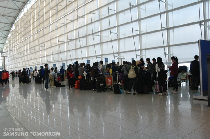 줄서 있는 사람들