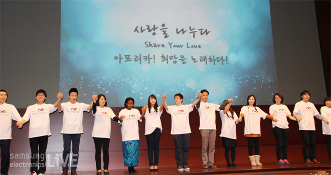 인사를 하는 사람들