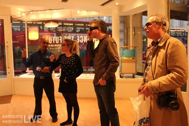 3d 안경을 쓴 사람들