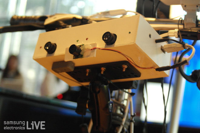 '시각 장애인용 공간인지 보조기기' 