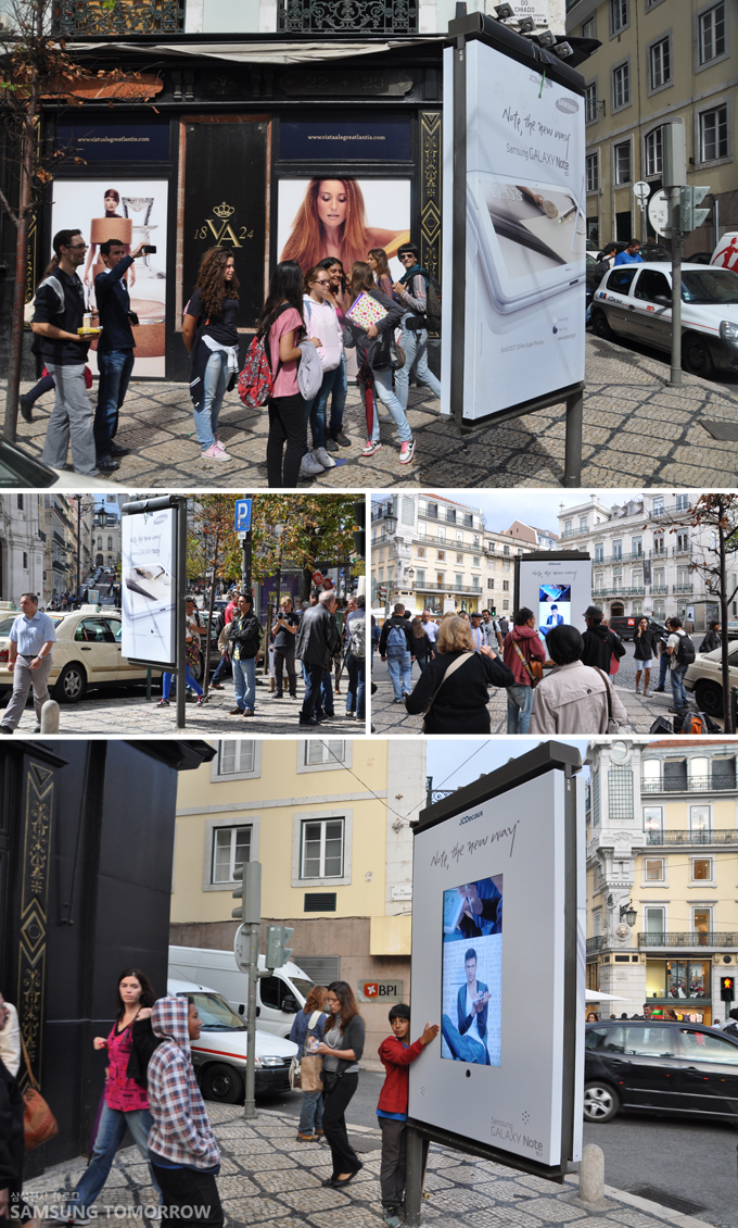Live Human Outdoor 행사로 거리에 설치된 갤럭시 노트 옥외광고