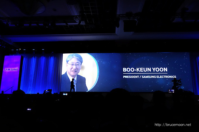 삼성전자의 프레스 컨퍼런스에서 기조연설을 맡은 윤부근 사장