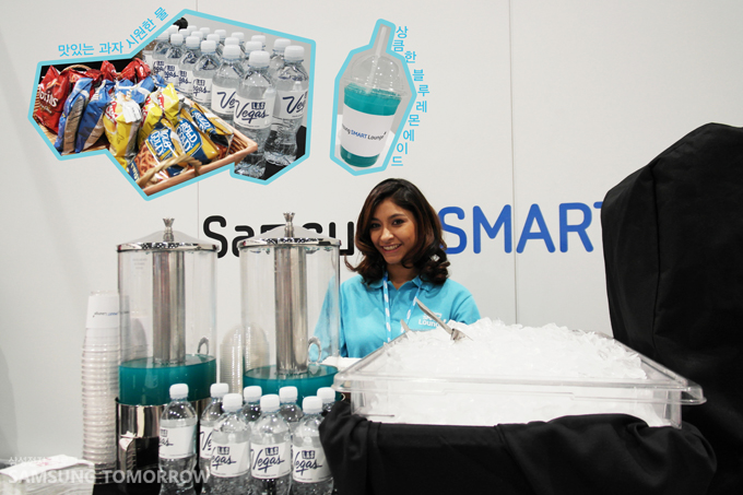 맛있는 과자 시원한 물, 상큼한 블루 레몬에이드