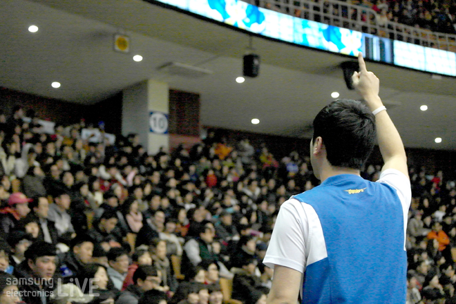 서한국 응원단장