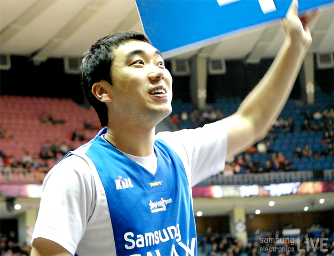 서한국 응원단장