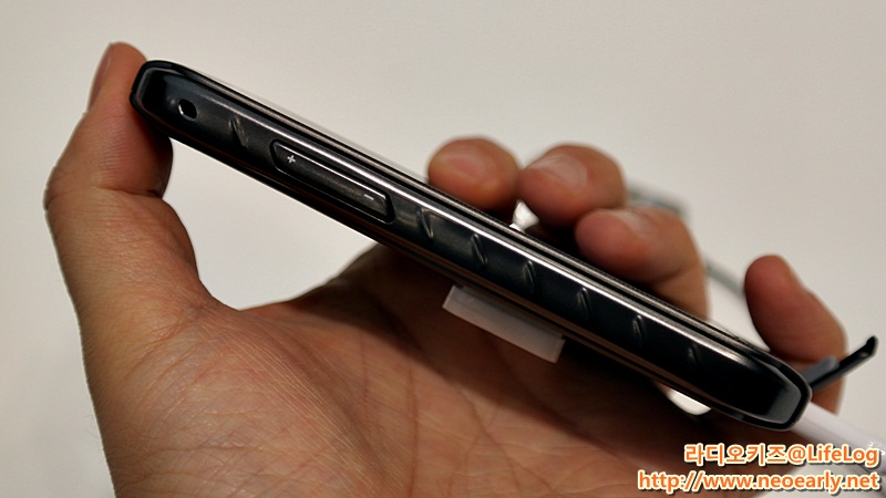 갤럭시 엑스커버 2 측면