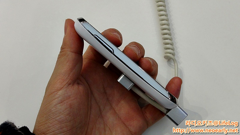 갤럭시 영 측면