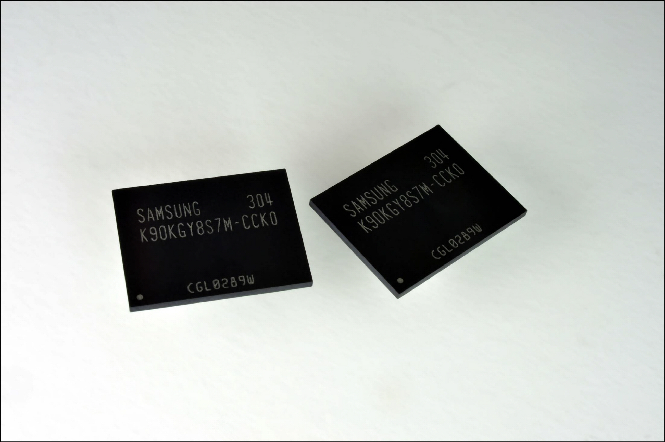 10나노급 128Gb 3bit MLC 낸드