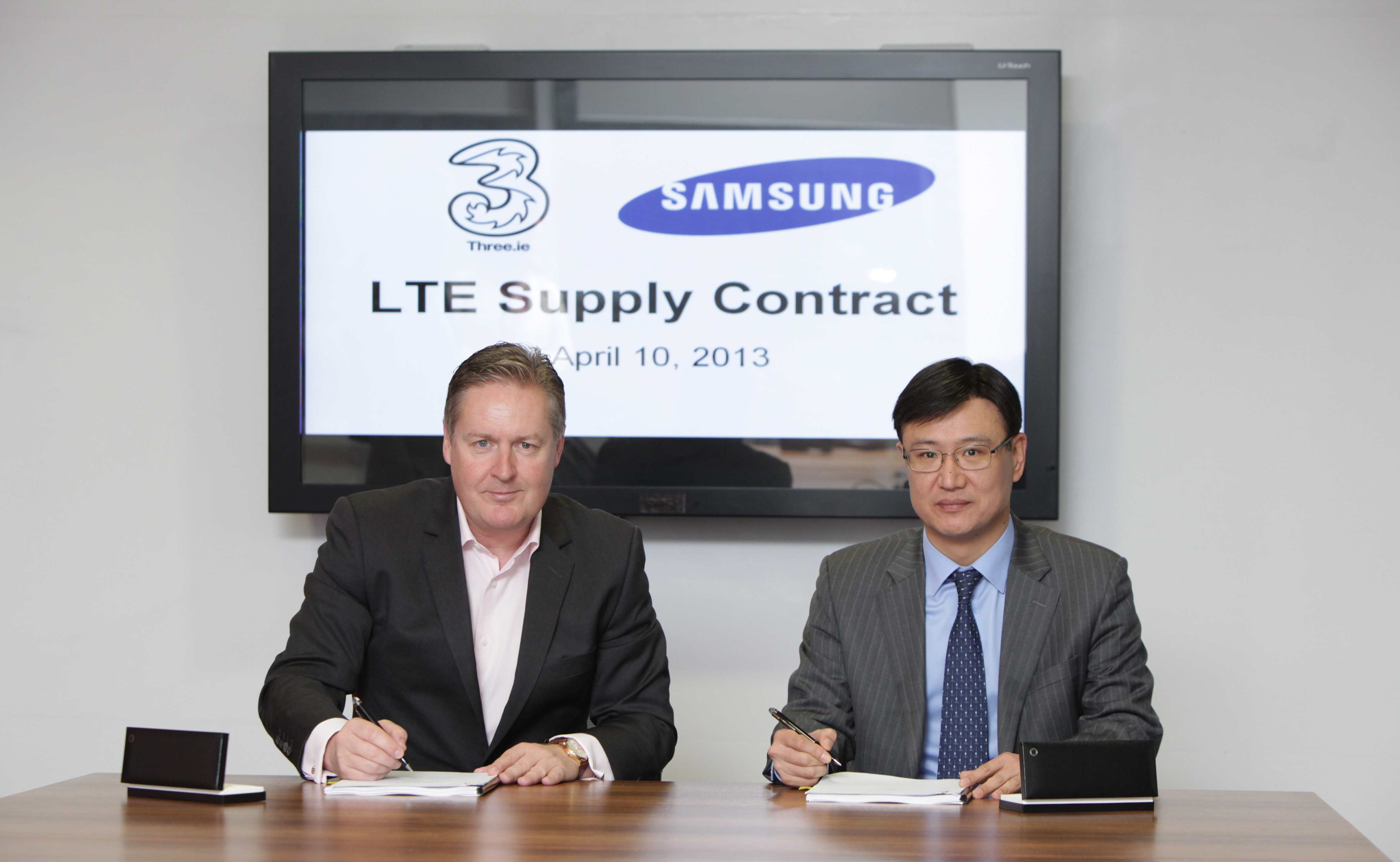 로버트 피네간, 김영기부사장