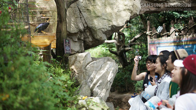 즐거운 시간을 보내는 스토리텔러들의 모습