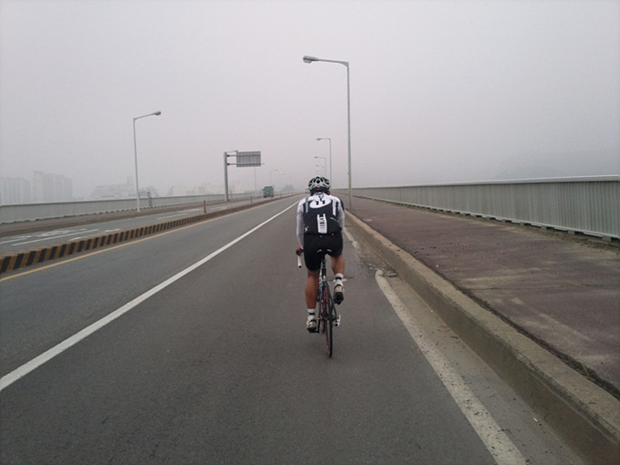 라이딩하는 모습