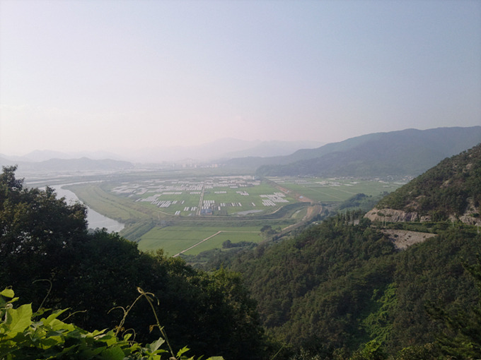 산에서 내려다 본 뷰