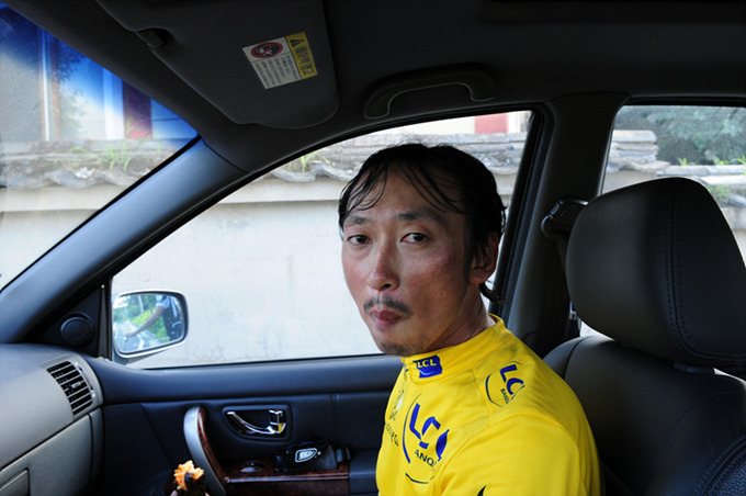 차에서 쉬는 글쓴이