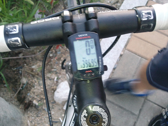 자전거 미터기. 396km를 나타내고 있음