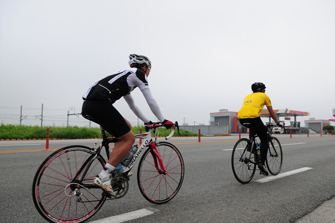 라이딩하는 모습