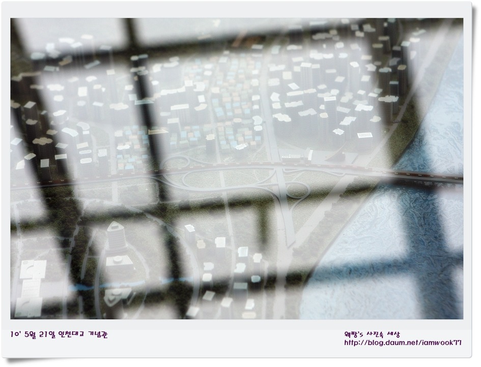 인천과 영종도 미니어처 지도의 모습