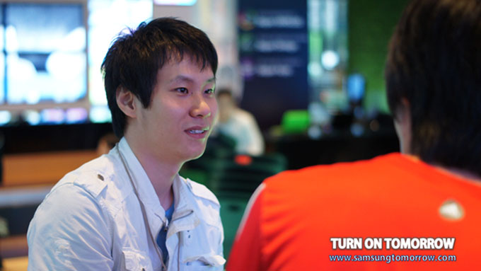 인터뷰중인 스토리텔러의 모습