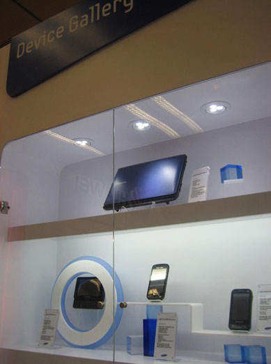 삼성부스에 진열된 모바일 와이맥스의 다양한 단말기