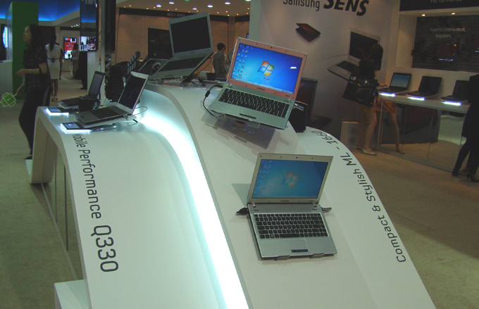 노트북 체험존의 모습